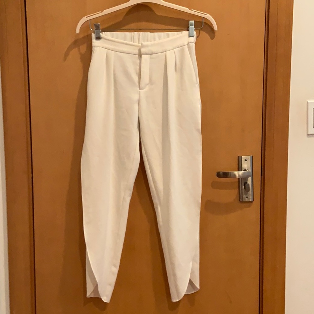 Crepe style white pant, size US2